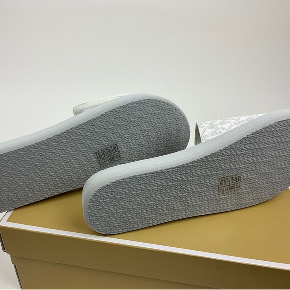 Michael Kors Wade Slide White Grey New In Box - Picture 6 of 8